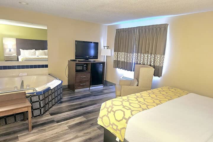 Room 6 of 36