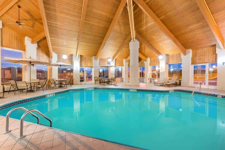 Pool 32 of 36