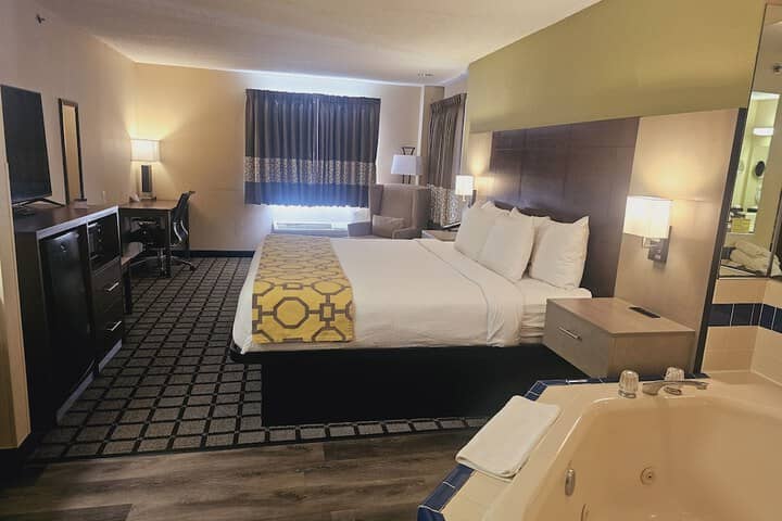 Room 11 of 36